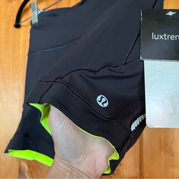 Lululemon Athletica Black and Neon Green Bike Shorts Velo Vixen Short - Picture 5 of 6